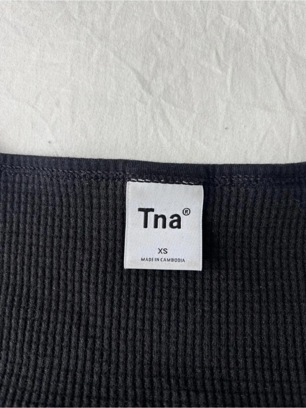 TNA Aritzia Black Waffle Knit Cropped Long Sleeve Top XS - Picture 2 of 4